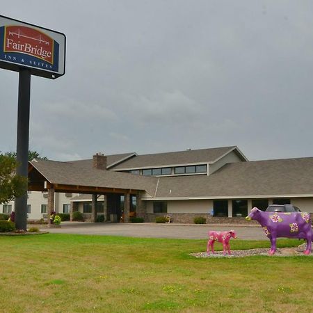 Fairbridge Inn & Suites Thorp Exterior foto