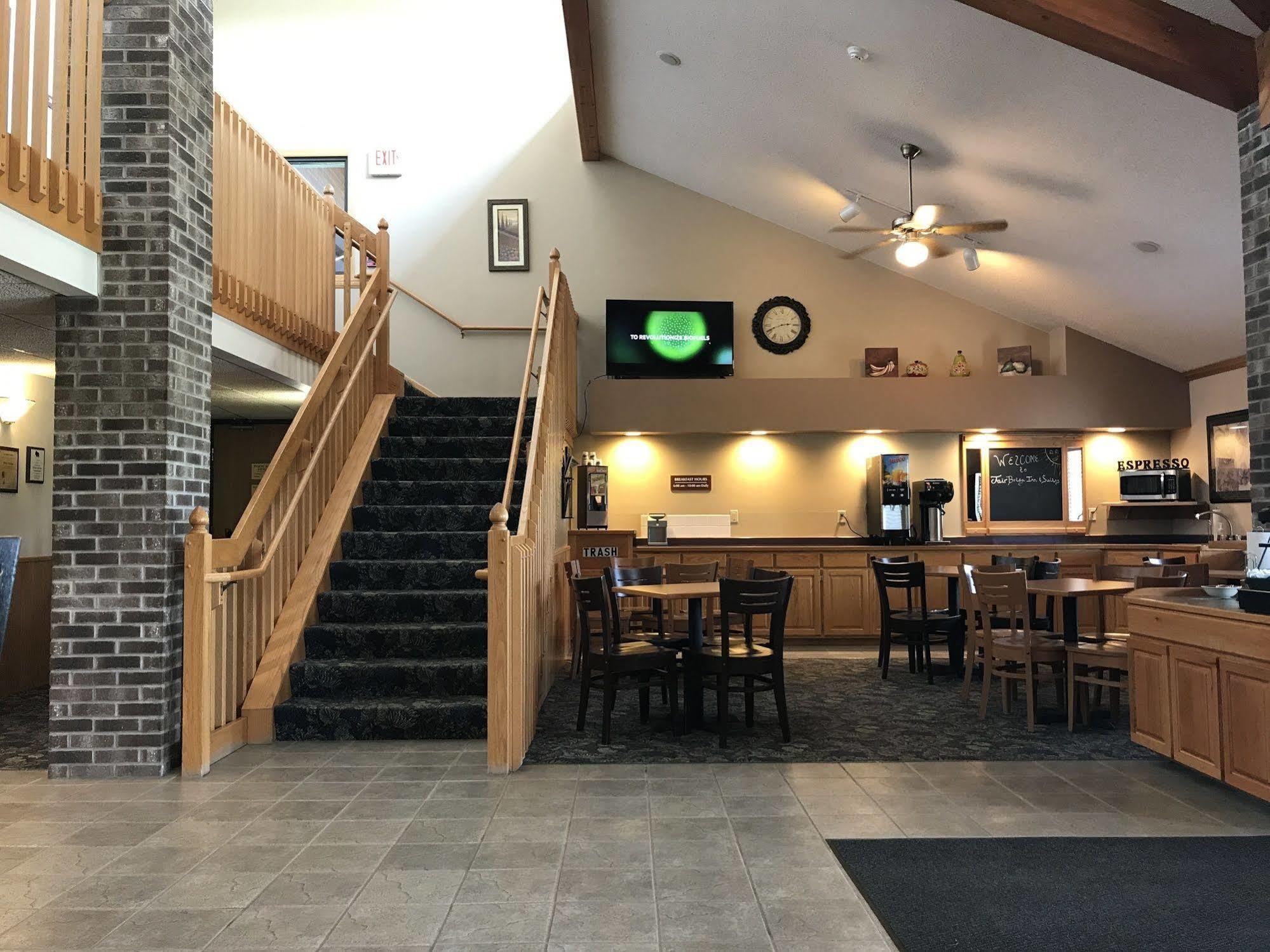 Fairbridge Inn & Suites Thorp Exterior foto