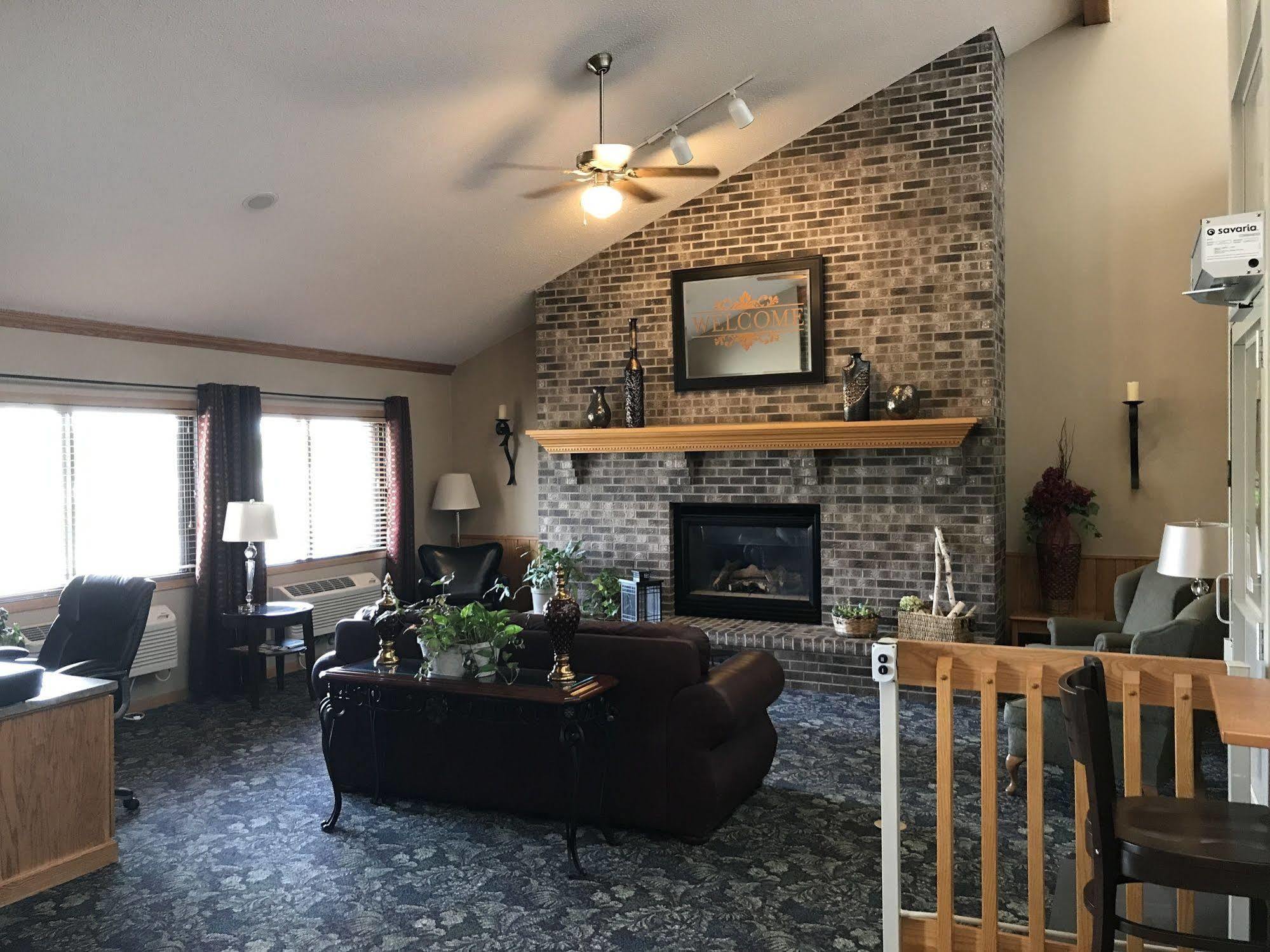 Fairbridge Inn & Suites Thorp Exterior foto